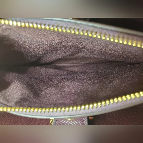 Coach Mollie Bucket Bag 22 Wine/Gold Crossbody Bag NWOT - Picture 14 of 14